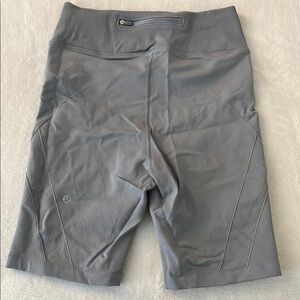 lululemon athletica Women’s Align Biker Shorts High Rise in Grey Size 6 - 8inch